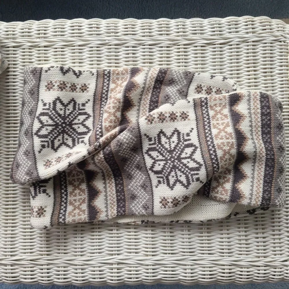 NWOT The Original MUK LUK Reversible Set Beanie, Scarf, Wrist-Warmers, Gloves